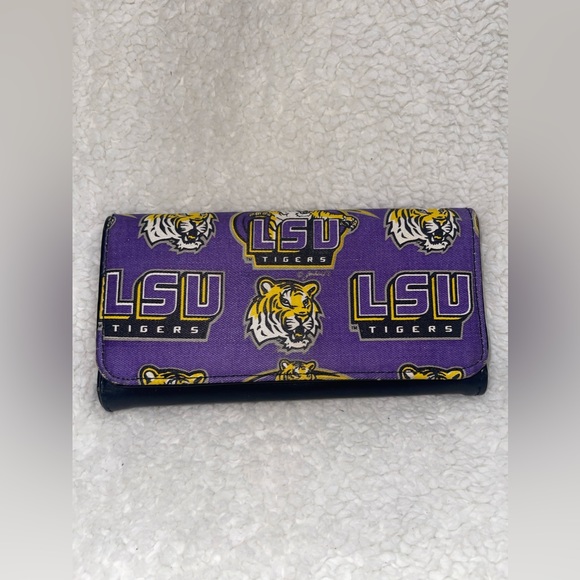 LSU Wallet - Picture 1 of 5